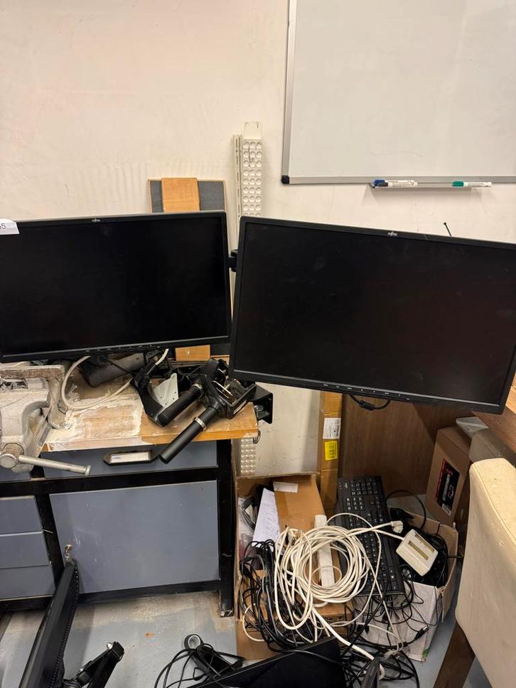 Beeldschermen met statief en zelfstaand, Computers en Software, Monitoren, Gebruikt, 60 Hz of minder, HDMI, In hoogte verstelbaar