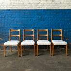 4 Deense vintage stoelen/ nieuwe boucle stof, Ophalen, Hout, Midcentury, retro, vintage, Deense design, Zo goed als nieuw