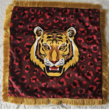 Sierslopen velvet tijger en slang 45x45 cm beschikbaar voor biedingen
