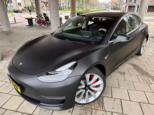 Tesla Model 3 Performance 2019 - recent gewrapt mat zwart, Auto's, Tesla, Particulier, Model 3, Elektrisch, Sedan, Automaat, Origineel Nederlands