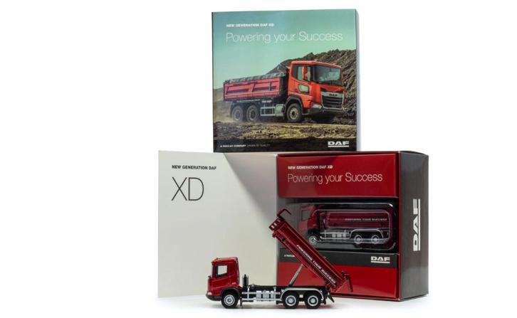 Holland Oto 1:87 DAF XD Kipper rood - Powering Your Success, Hobby en Vrije tijd, Modelauto's | 1:87, Nieuw, Bus of Vrachtwagen