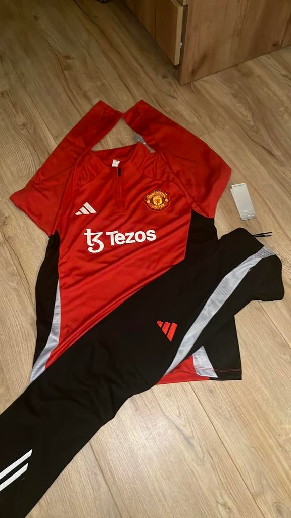 Man utd trainingspak, Ophalen of Verzenden, Nieuw, Buitenlandse clubs, Overige typen