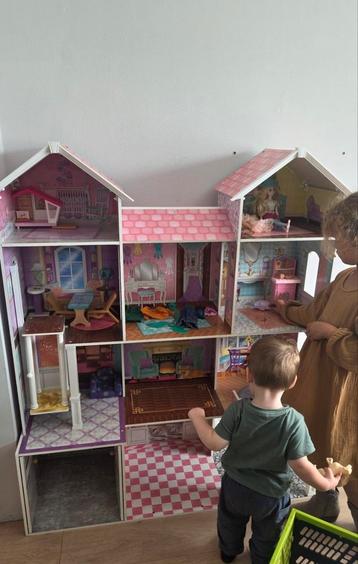 Mega barbiehuis! In goede staat!  beschikbaar voor biedingen