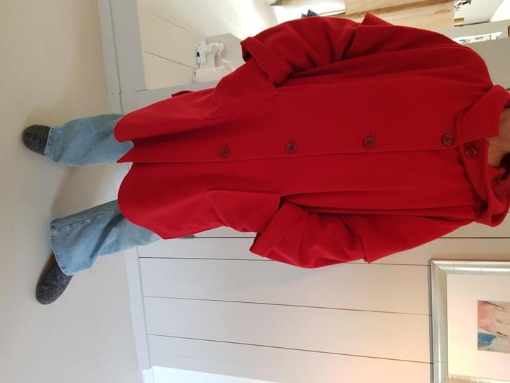 Prachtige rode Marimekko mantel maat L, Kleding | Dames, Jassen | Winter, Zo goed als nieuw, Maat 42/44 (L), Rood, Ophalen of Verzenden
