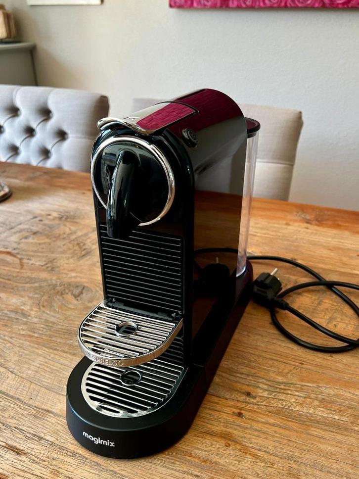 Magimix Nespresso Koffiezetapparaat – 1 of 2 keer gebruikt, Witgoed en Apparatuur, Koffiezetapparaten, Zo goed als nieuw, Koffiepads en cups
