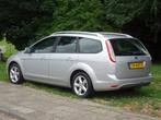 Ford Focus Wagon 1.6 Comfort met Radio en Airco, Gebruikt, 4 cilinders, 635 kg, Origineel Nederlands