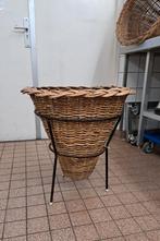 Vintage puntmand rotan Rohe oude bakkersmand winkelmand, Huis en Inrichting, Woonaccessoires | Schalen en Manden, Ophalen, Rond