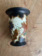 Vintage vaasje met bloemmotief, plateel, Antiek en Kunst, Antiek | Vazen, Ophalen of Verzenden