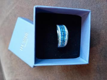 Stalen damesring met gezette zirkoniasteentjes beschikbaar voor biedingen