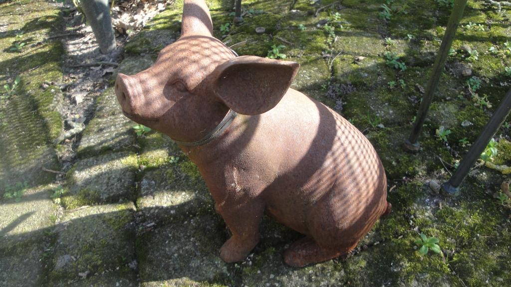 gietijzeren groot varken, Tuin en Terras, Tuinbeelden, Ophalen of Verzenden, Nieuw, Metaal, Dierenbeeld
