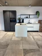 Showroomkeuken Fenix blad /Wit Greeploos met Stalen Rekken, Ophalen, Wit, Overige typen, Zo goed als nieuw