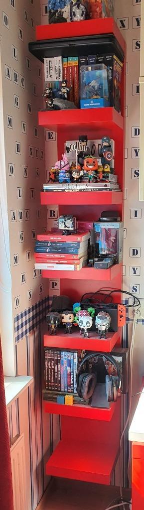 2x Ikea LACK wandrek Rood beschikbaar voor biedingen