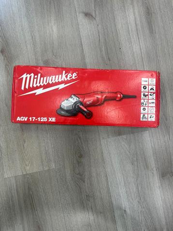 MILWAUKEE AGV 17-125 XE haakse slijper 1750W beschikbaar voor biedingen