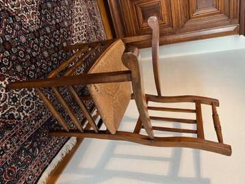Rieten stoelen beschikbaar voor biedingen