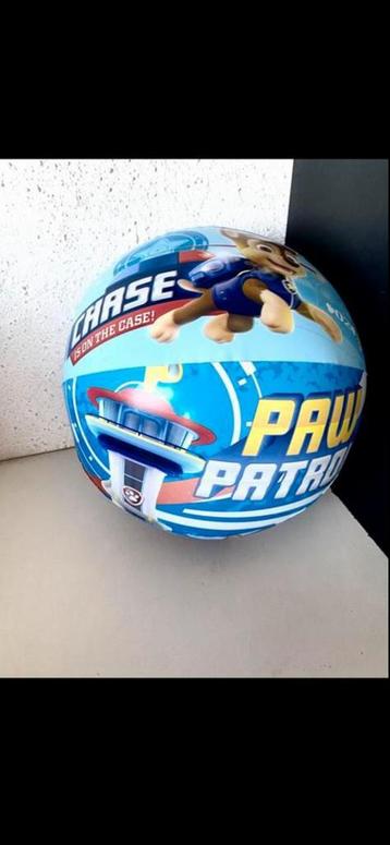 leuke PAW PATROL STRANDBAL ‘CHASE’ beschikbaar voor biedingen