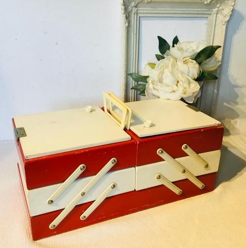 brocante naaikoffer, harmonica model hout, Antiek en Kunst, Curiosa en Brocante, Verzenden
