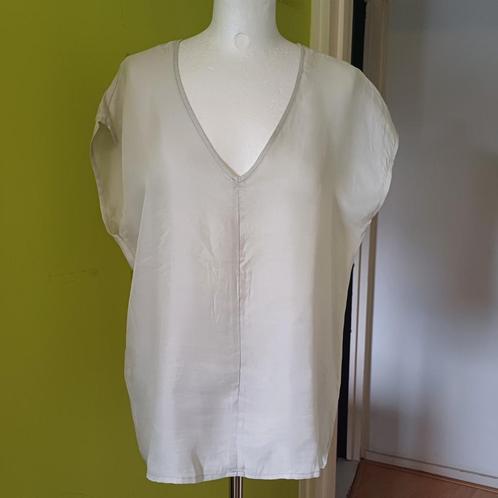 Mooie lichtgrijze top van Emotions by BF maat 40, Kleding | Dames, Tops, Zo goed als nieuw, Maat 38/40 (M), Grijs, Zonder mouw