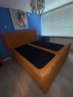 200x210 mango oranj boxspring met Philips TV en nachtkastjes, Ophalen, Overige kleuren, 210 cm, Tweepersoons
