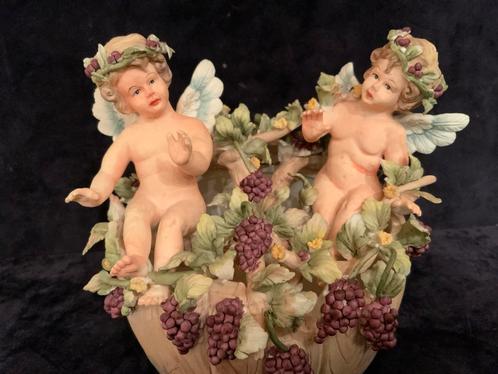 Capodimonte Porselein Bakje met Kindjes en Bloemen - Nieuwst, Antiek en Kunst, Antiek | Woonaccessoires, Ophalen of Verzenden