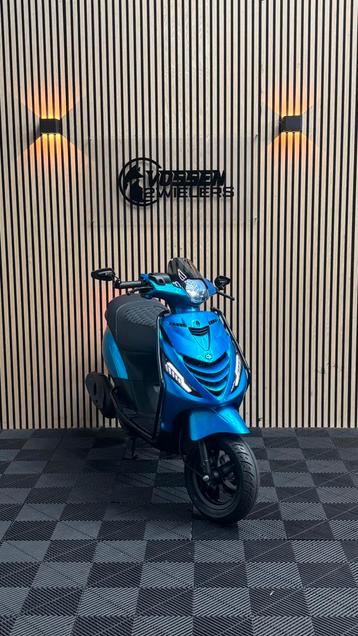 Piaggio Zip  |  Indo Style Edition  | 2.500 km | Nieuwstaat beschikbaar voor biedingen