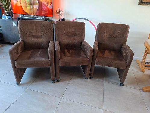 4 knappe suède bruine eetkamerstoelen., Huis en Inrichting, Stoelen, Gebruikt, Vier, Overige materialen, Bruin, Ophalen