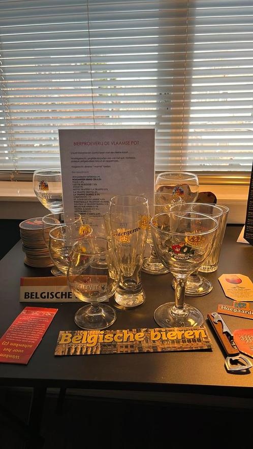 Belgisch bier set, glazen, bier vlaggen , mancave, Verzamelen, Biermerken, Gebruikt, Overige merken, Ophalen