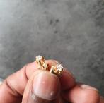 18 karaat 750 oorstekers knopjes met sirkonia, Ophalen of Verzenden, Gebruikt, Goud, Goud