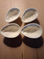 Vintage pudding schaaltjes met druiventros motief, Huis en Inrichting, Keuken | Servies, Gebruikt, Ophalen of Verzenden, Schaal of Schalen