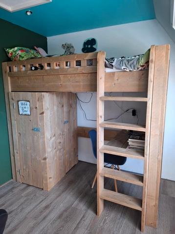 Steigerhouten Hoogslaper met Bureau & Kasten beschikbaar voor biedingen