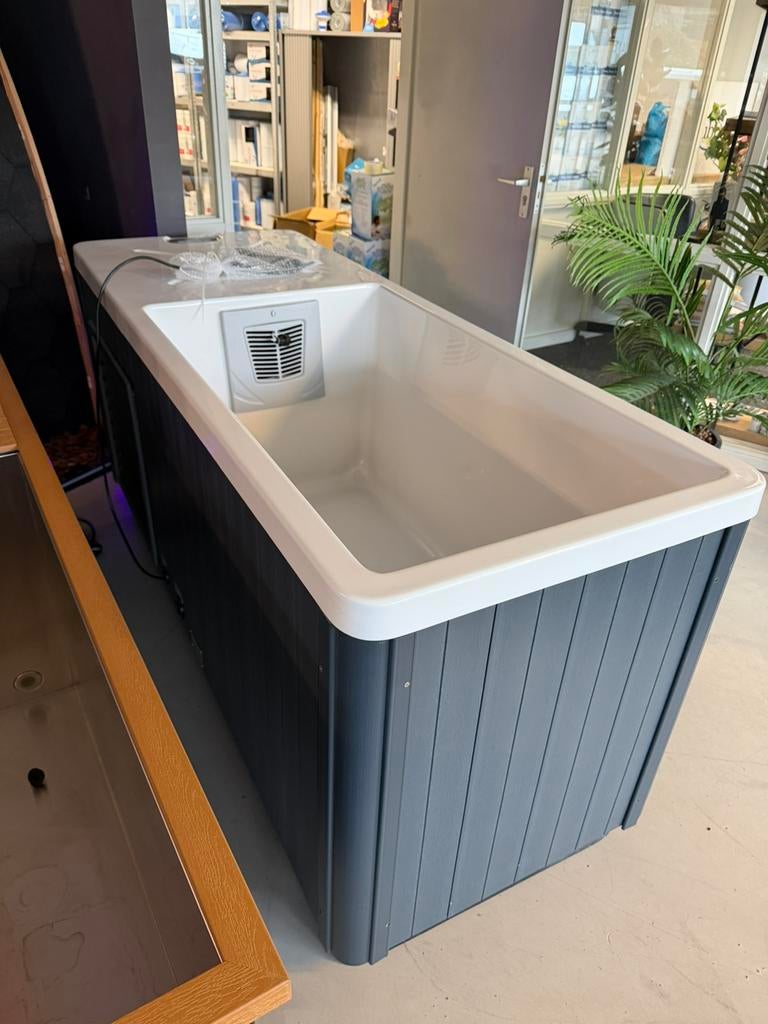 Ijsbad ACTIE! Showmodel normaal €4500,-!, Tuin en Terras, Bubbelbaden en Hottubs, Zo goed als nieuw, Ophalen