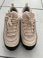 Beige nike schoenen maat 38, Kleding | Dames, Schoenen, Ophalen of Verzenden, Zo goed als nieuw, Beige, Sneakers of Gympen