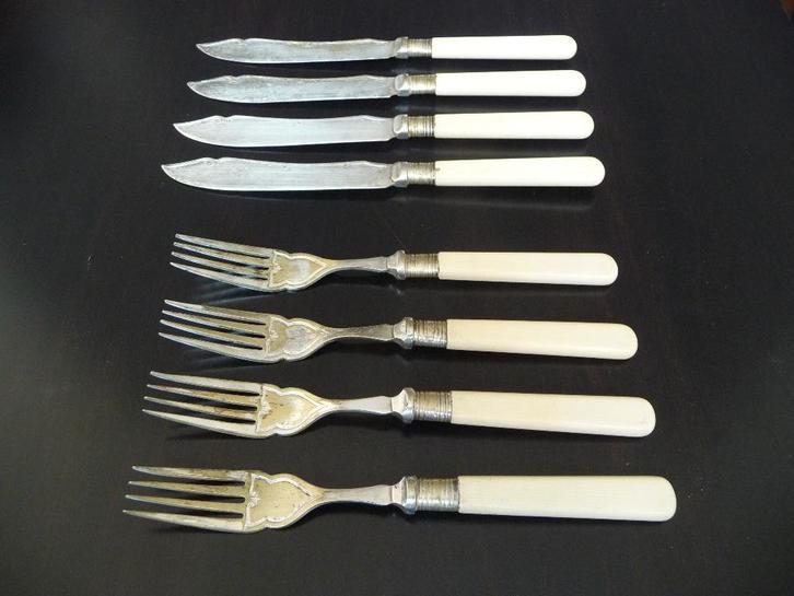 Engels EPNS verzilverd 4 persoons visbestek met benen heften, Antiek en Kunst, Antiek | Bestek, Ophalen