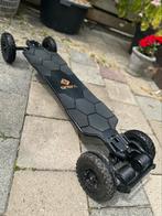 ONSRA Black Carve 2 – Elektrisch – 60 km/u -Slechts 345 km!, Sport en Fitness, Skateboarden, Ophalen, Zo goed als nieuw, Skateboard