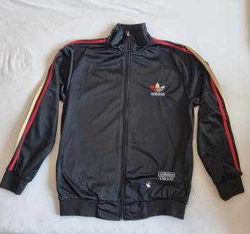 Adidas Chill 62 trainingspak beschikbaar voor biedingen