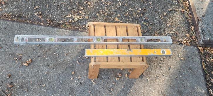2x Waterpas / Libellen – klusgereedschap, Doe-het-zelf en Verbouw, Metalen, Gebruikt, Ophalen