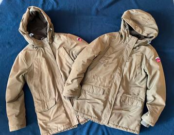 Gratis 2 LEGERGROENE meidenjassen America today maat 158-164 beschikbaar voor biedingen