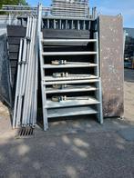 Steiger met 8.2 meter Werkhoogte rolsteiger, Ophalen, Zo goed als nieuw, Rolsteiger of Kamersteiger, 5 meter of hoger