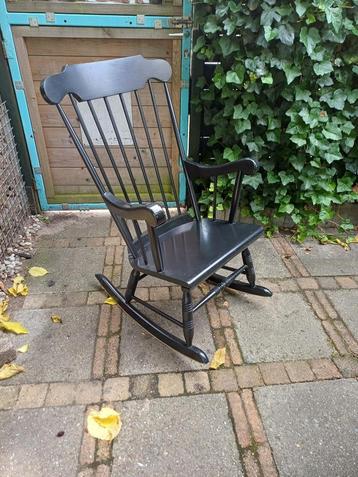 Schommelstoel. Vintage! beschikbaar voor biedingen