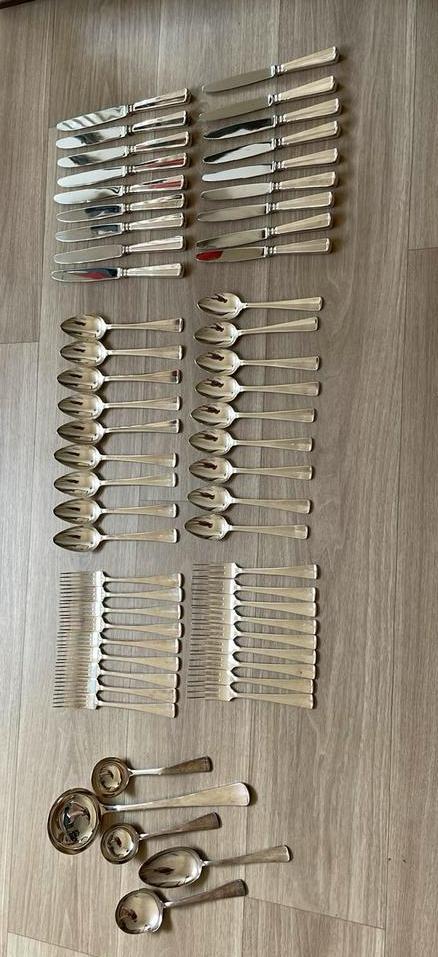 Verzilverd 9 pers. bestek Haags lofje, Huis en Inrichting, Keuken | Bestek, Zo goed als nieuw, Bestekset, Zilver, Vaatwasserbestendig