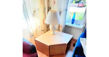 Hoekkastje beschikbaar voor biedingen