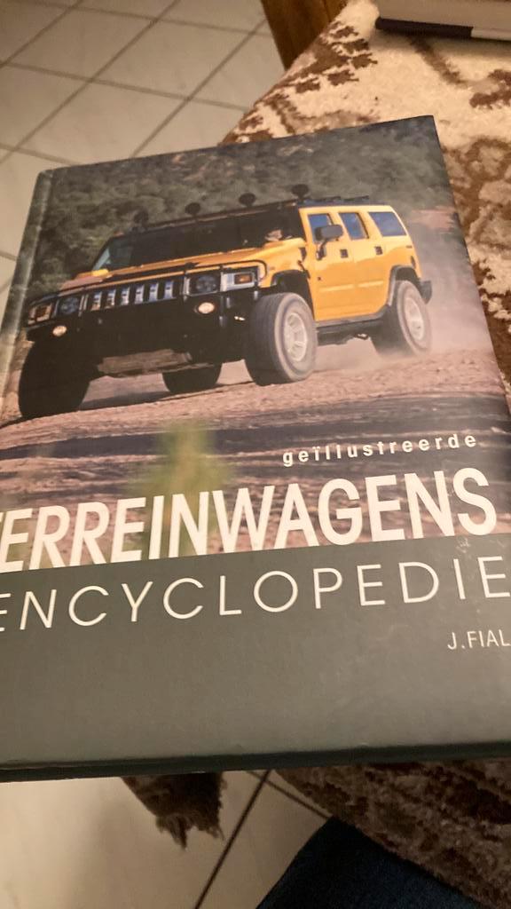 J. Fala - Geillustreerde Terreinwagens encyclopedie, Boeken, Auto's | Boeken, Zo goed als nieuw, Algemeen, Ophalen of Verzenden