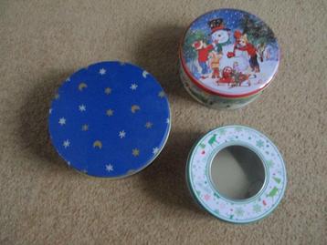 3 koek, snoep, spullen trommeltjes/blikken winterdecor beschikbaar voor biedingen