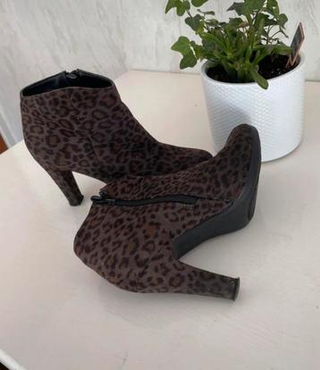 Enkellaarsjes maat 37 - Gedragen Miss Etam beschikbaar voor biedingen