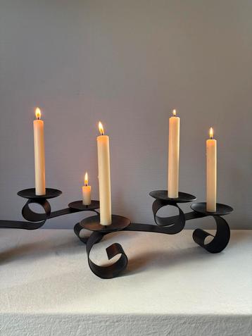 Vintage set van 2 bruin zwart metalen kandelaars l36cm beschikbaar voor biedingen