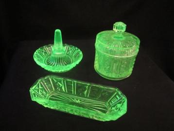 vaseline uranium glas art deco set, 3 stuks, Scailmont beschikbaar voor biedingen