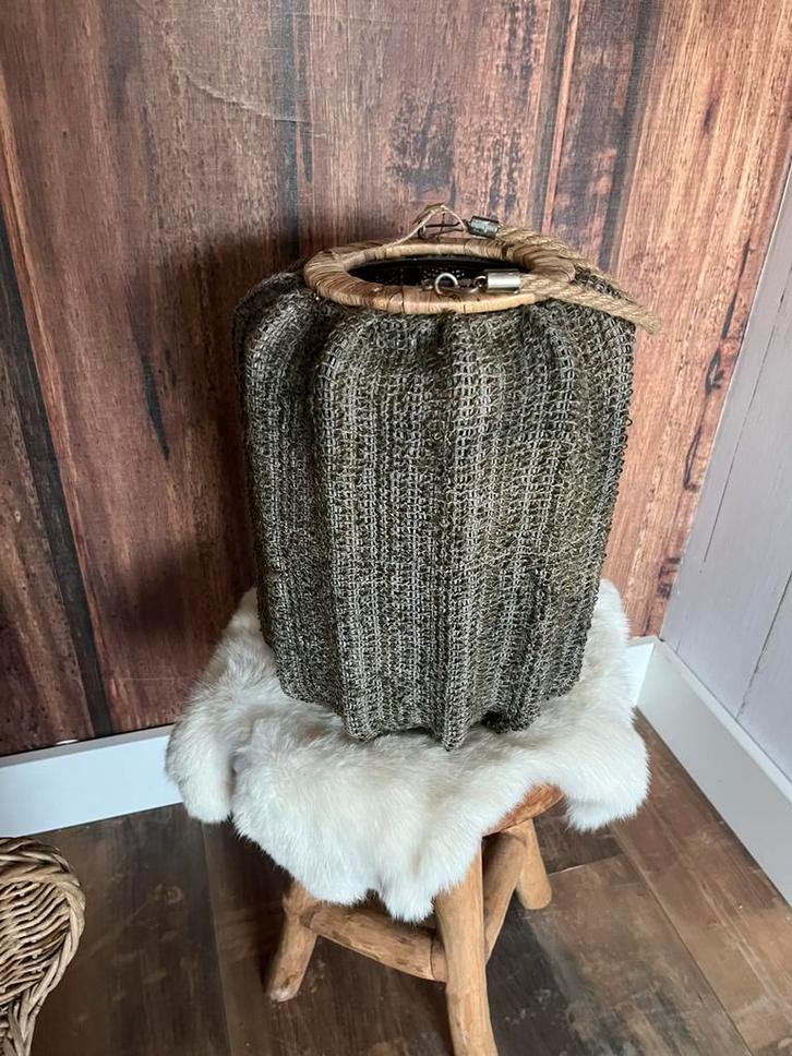 Groot jute en rotan windlicht, mooi!, Huis en Inrichting, Woonaccessoires | Kandelaars en Kaarsen, Zo goed als nieuw, Overige materialen
