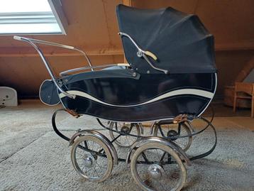 Kinderwagen antiek Burgerhout wandelwagen wieg beschikbaar voor biedingen
