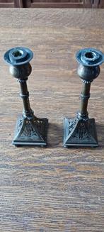 2 stuks bronzen opengewerkte kandelaarsjes 15 cm hoog en 5.5, Antiek en Kunst, Antiek | Kandelaars, Ophalen of Verzenden, Koper of Brons