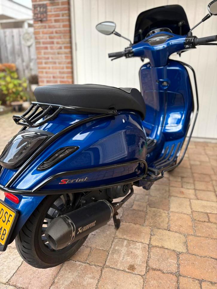 Vespa sprint 4T E4 blauw, Fietsen en Brommers, Scooters | Vespa, Zo goed als nieuw, Vespa S, Maximaal 45 km/u, Benzine, Ophalen