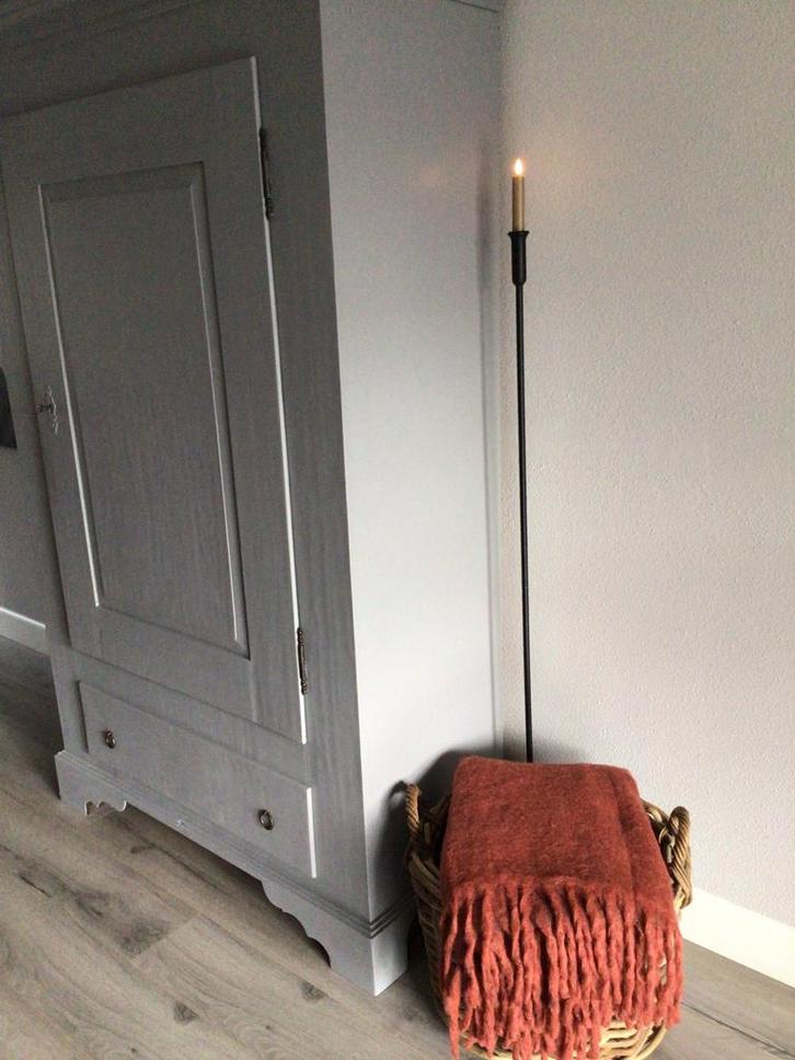 Sobere vloerkandelaar, metaal 140cm, incl. gratis kaarsen, Huis en Inrichting, Woonaccessoires | Kandelaars en Kaarsen, Nieuw